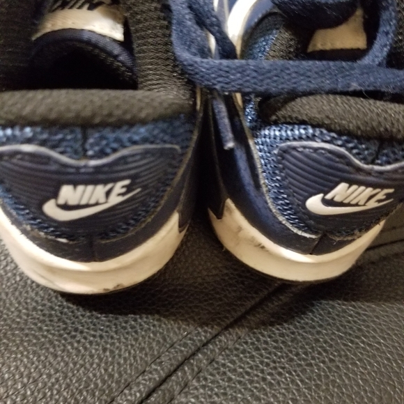 Shoes - Picture 4 of 6